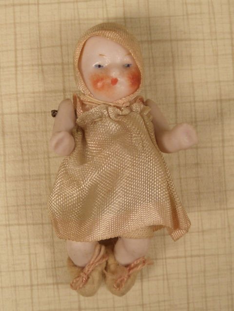 antique dollhouse dolls
